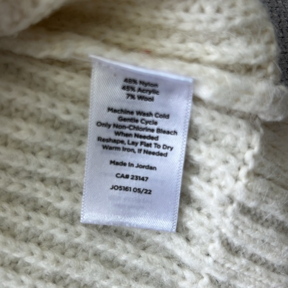 Talbots Women's Cream Sweater - Picture 9 of 10